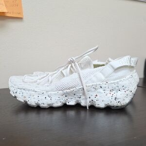 Nike White Speckled Sole Athletic Shoes